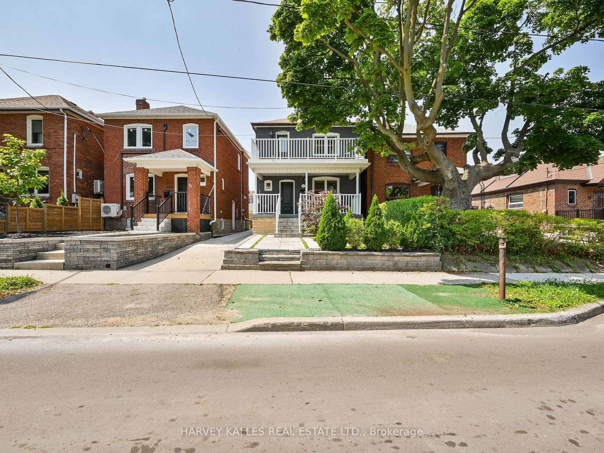 12 Alameda Avenue photo 2