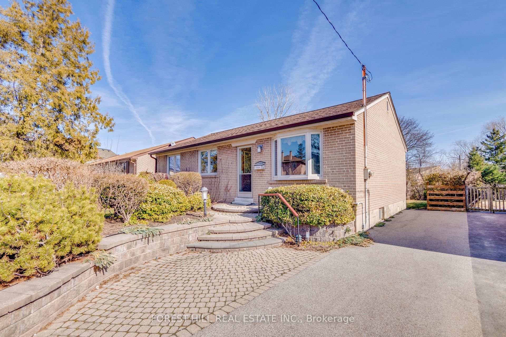 6934 Justine Drive photo 1