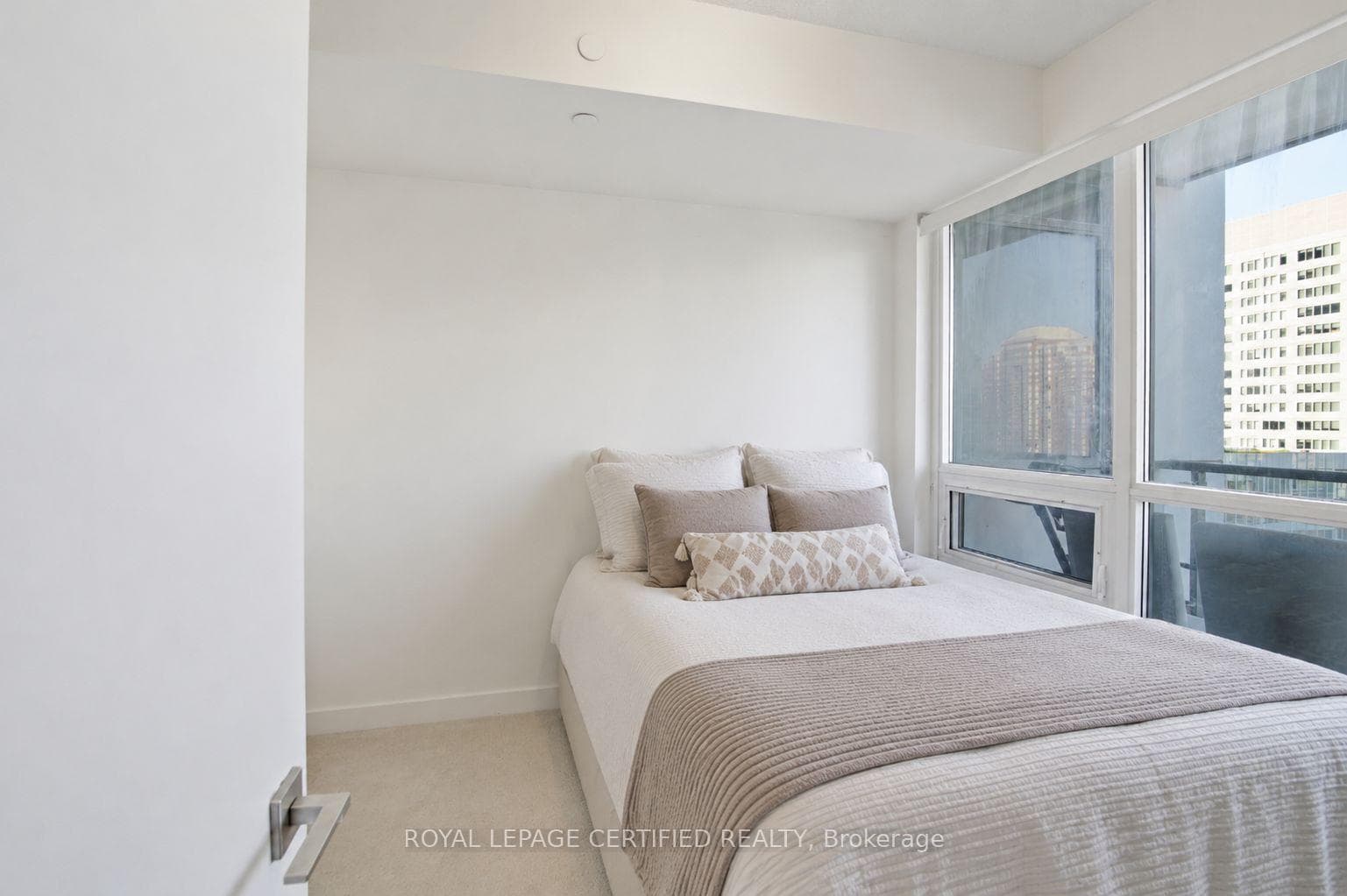 510 Curran Place Unit 808 photo 14