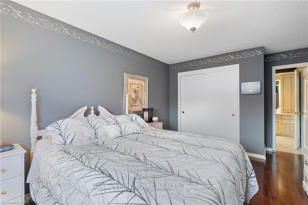 42 BRIMLEY Crescent photo 13