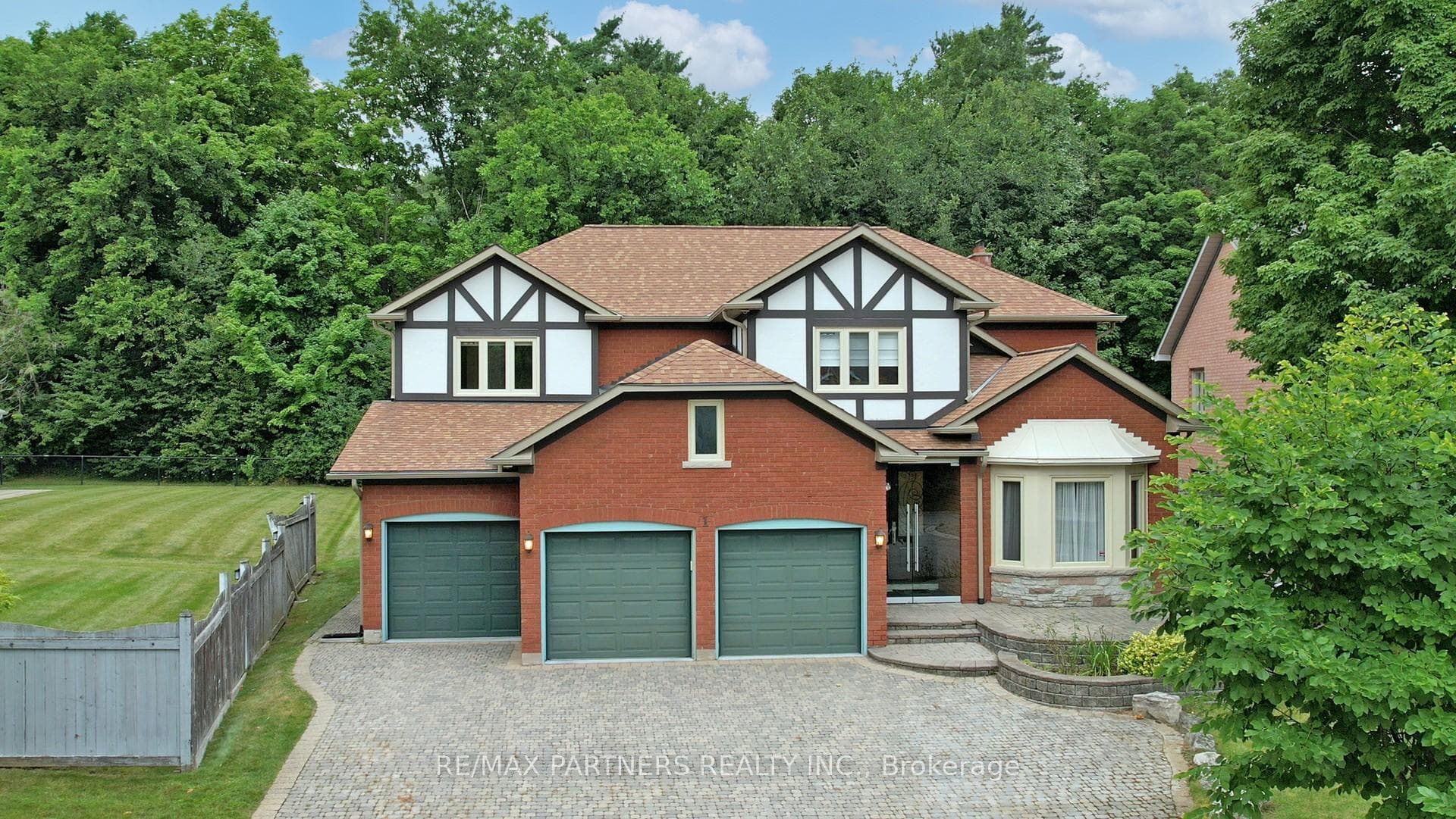1 Fernwood Court photo 2