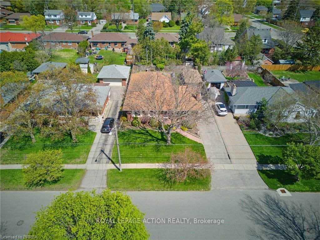 90 Henderson Avenue photo 5