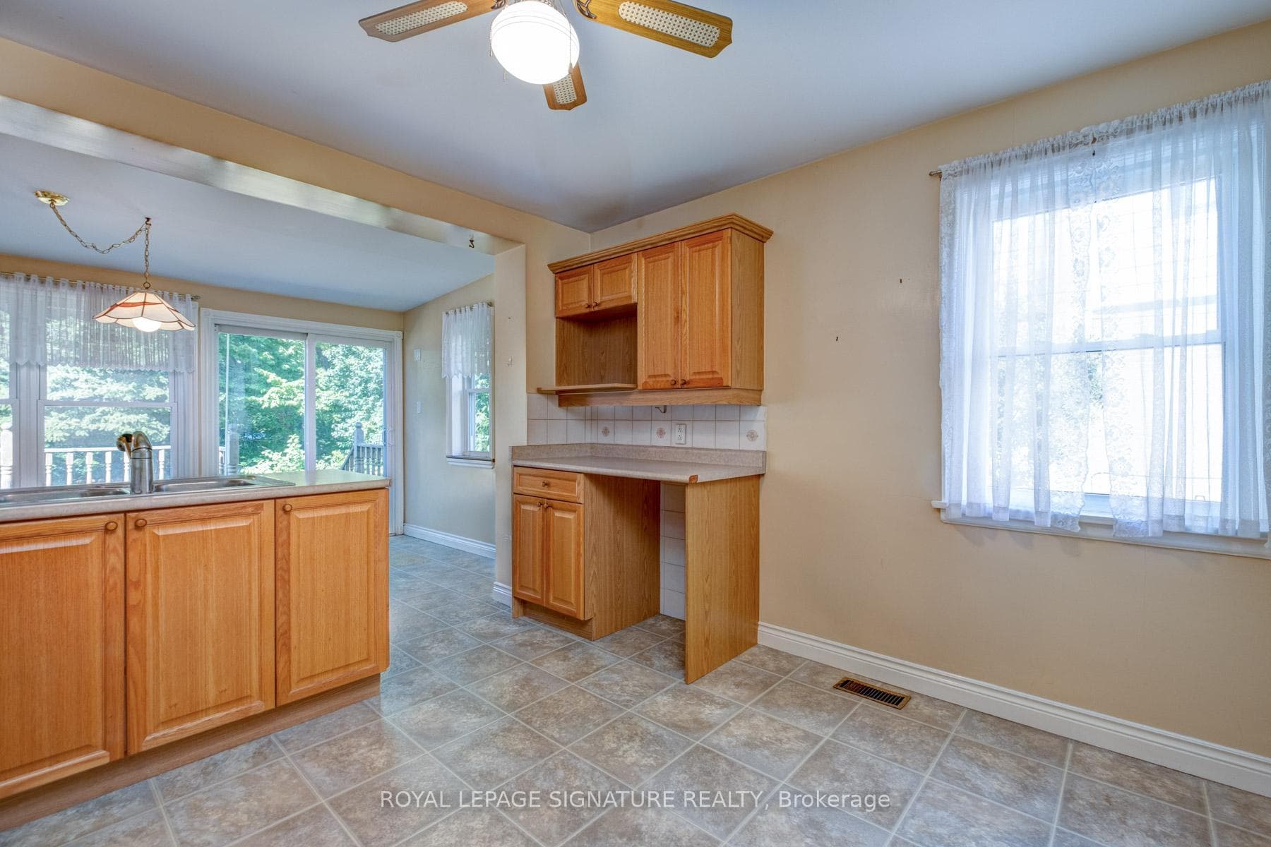 38 Nordale Crescent photo 7