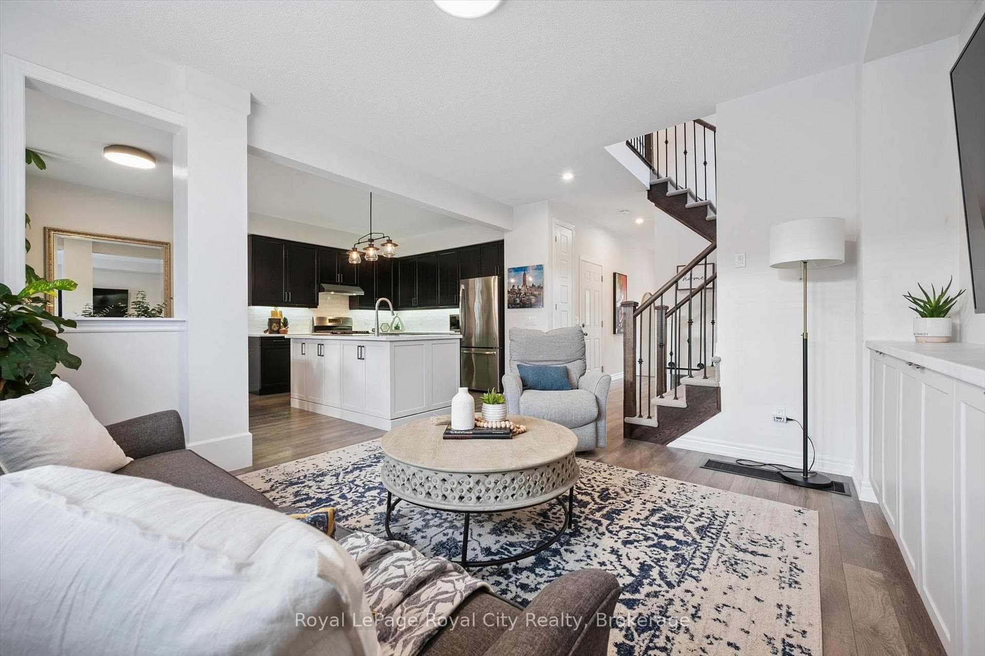 98 Kay Crescent photo 10