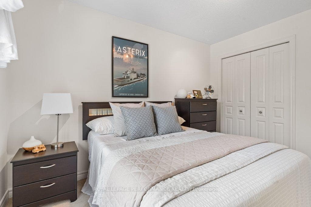 216 Badgeley Avenue photo 35