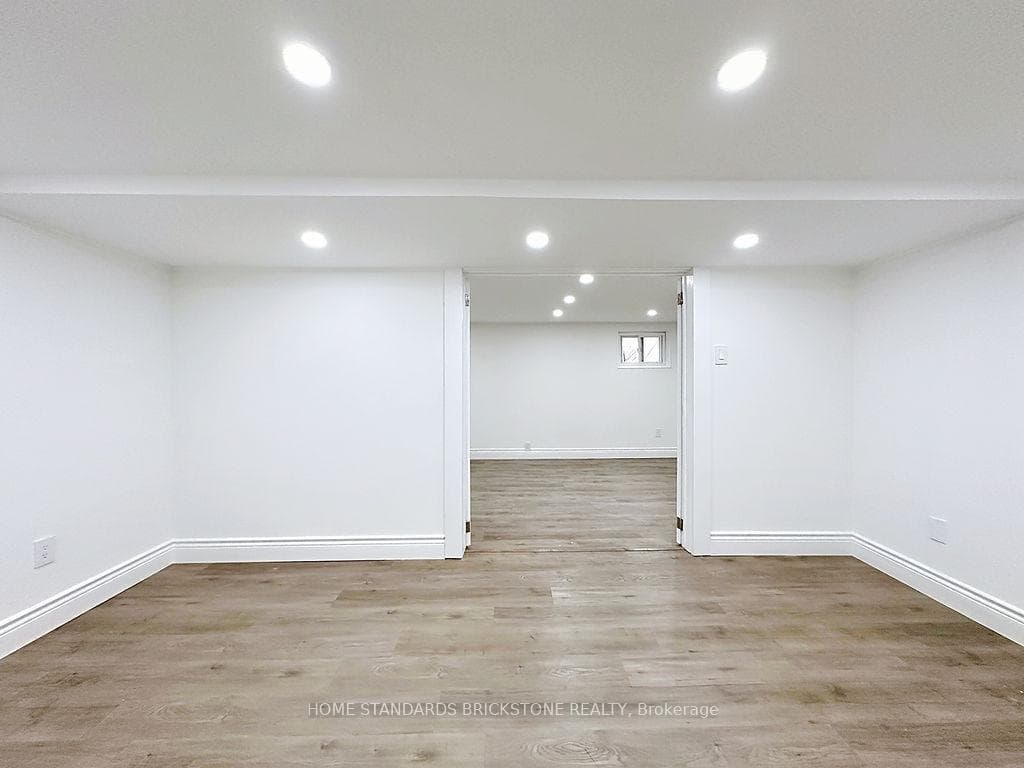 1360 Glen Rutley Circle photo 27