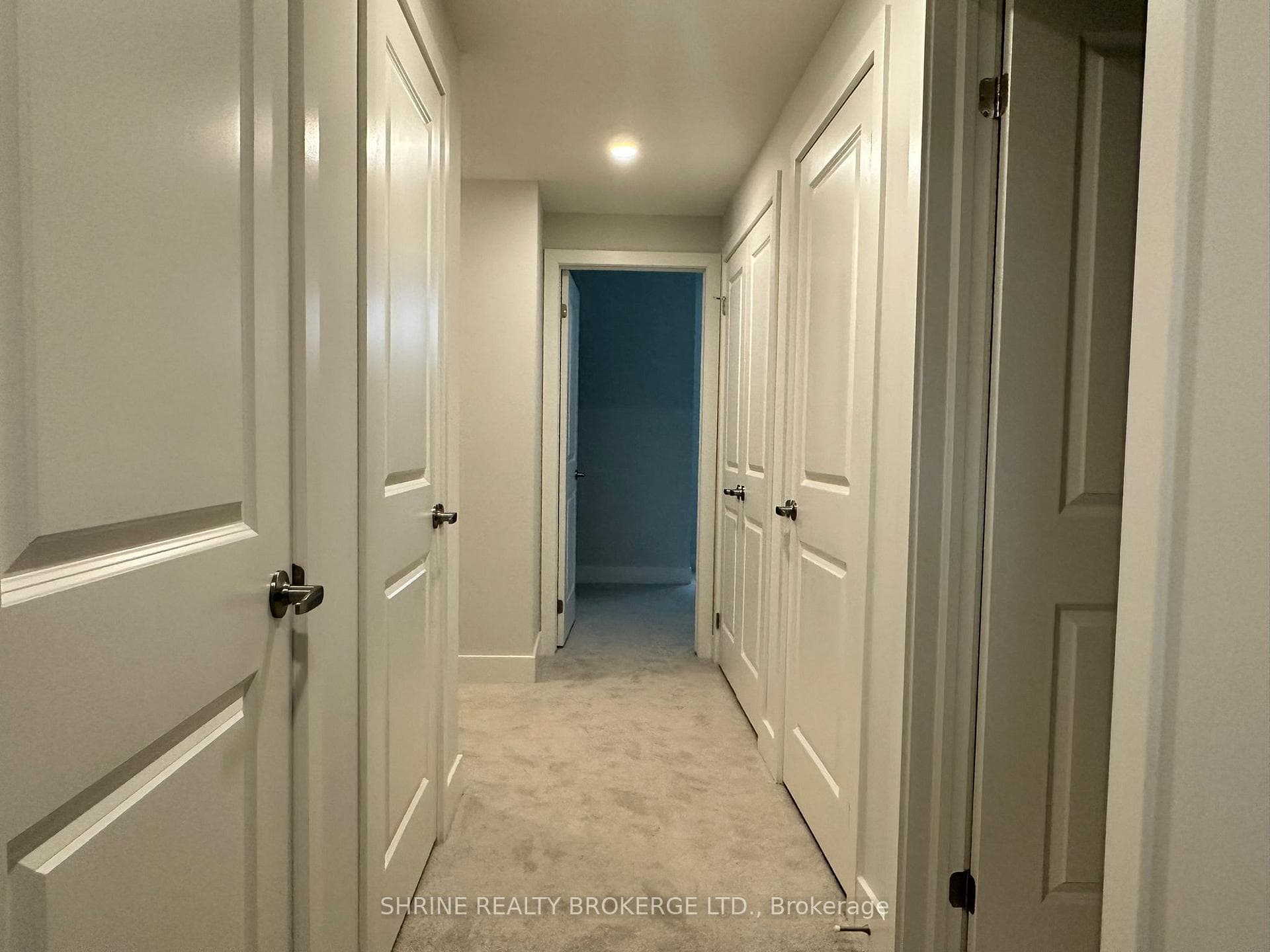 990 Deveron Crescent Unit 1 photo 13
