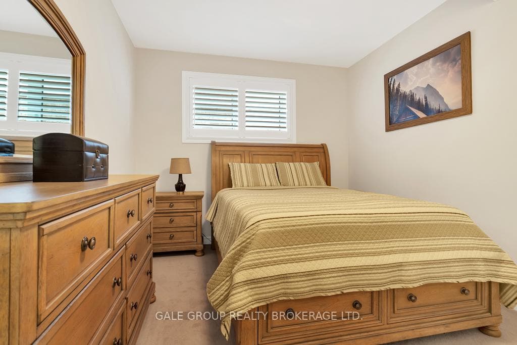 1024 Upper Thames Drive photo 24
