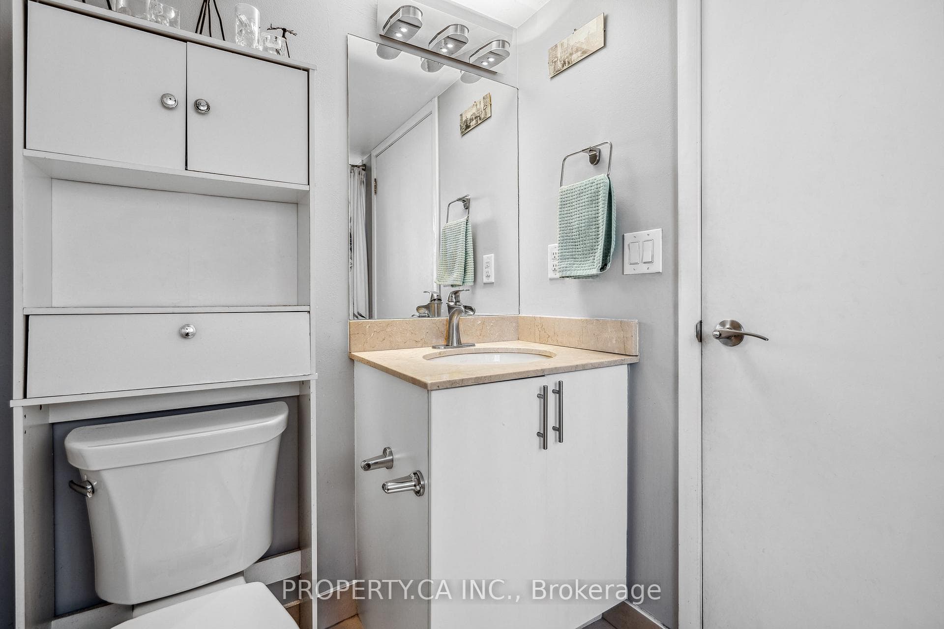 800 Lawrence Avenue Unit 306 photo 11