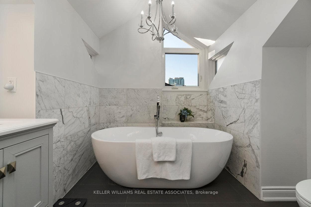 50 Elizabeth Street photo 22