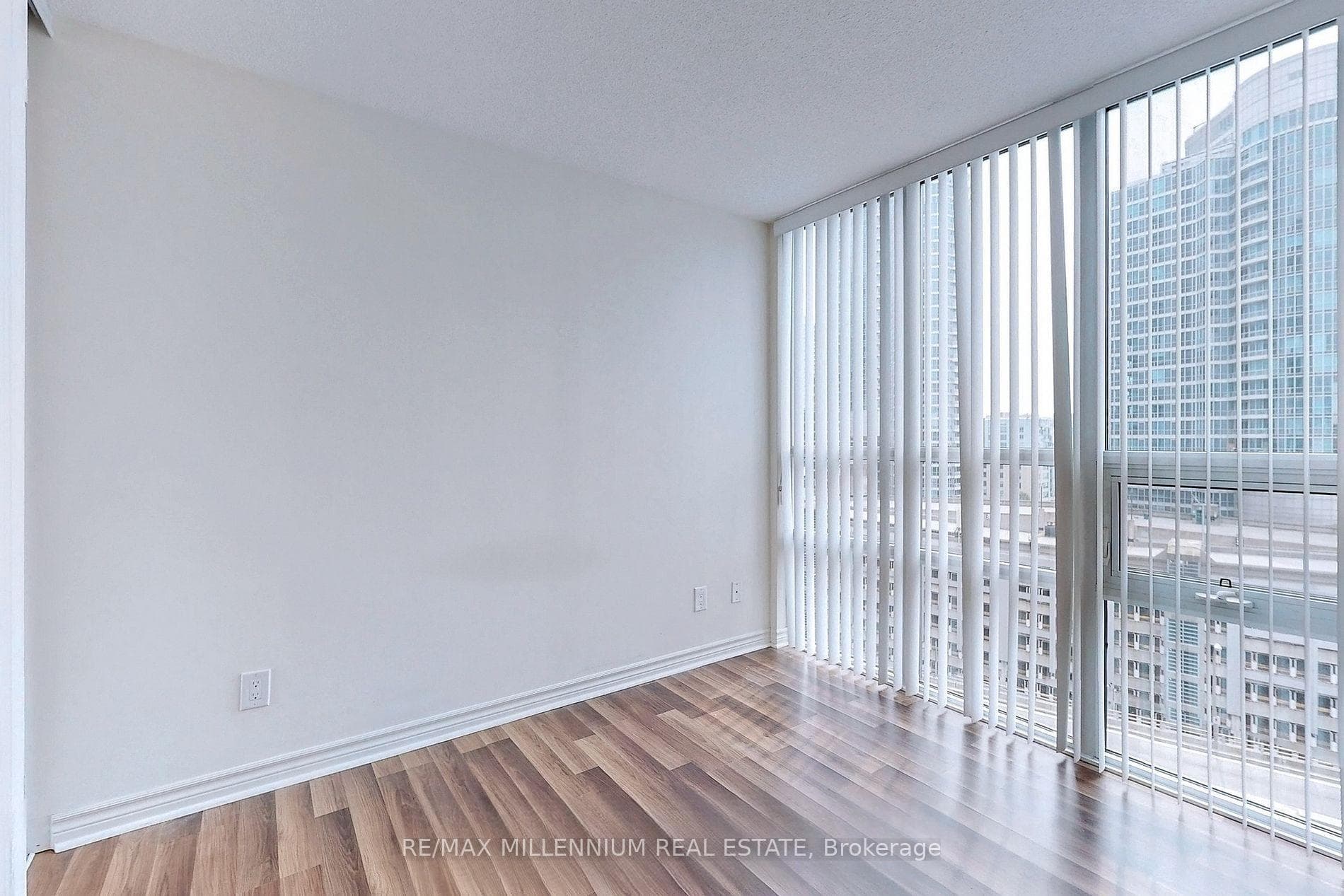 25 Lower Simcoe Street Unit 1508 photo 23