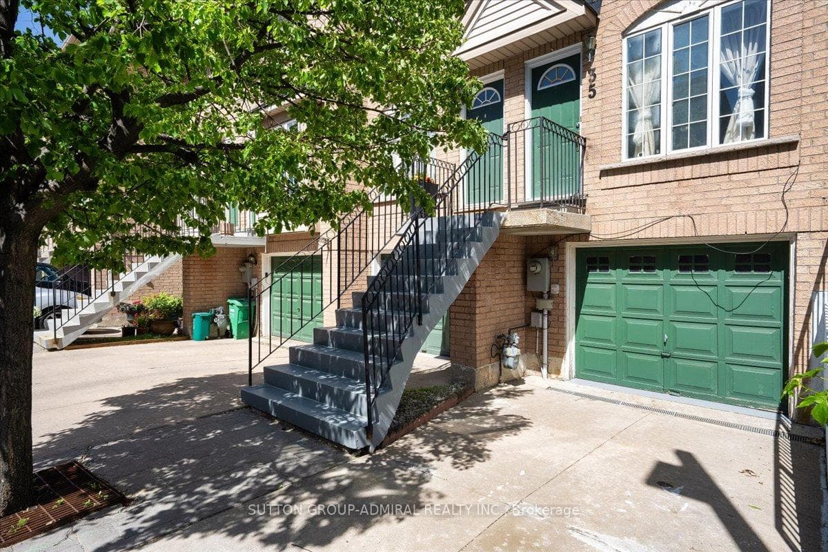 75 Strathaven Drive Unit 35 photo 2