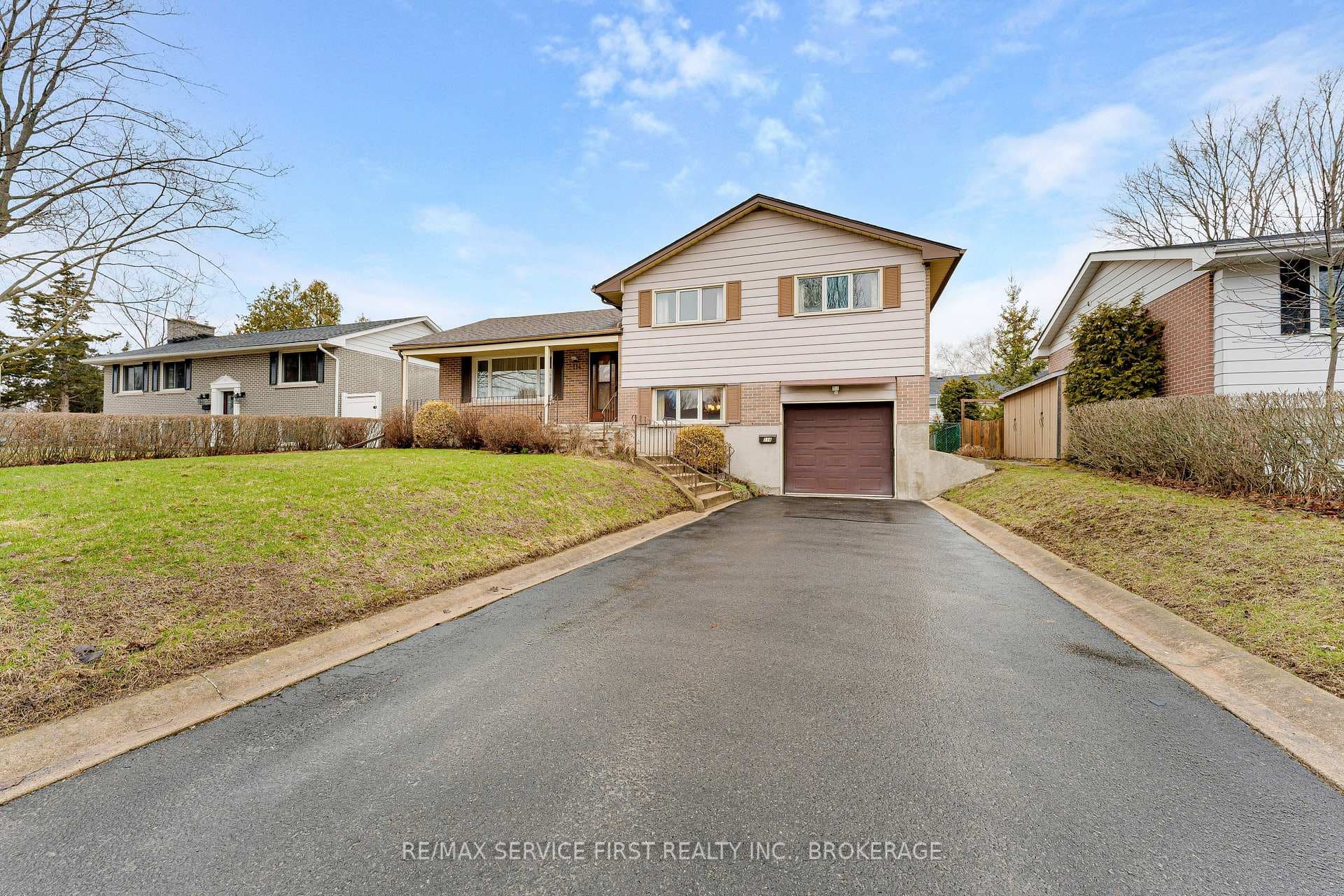 114 Braemar Road photo 1