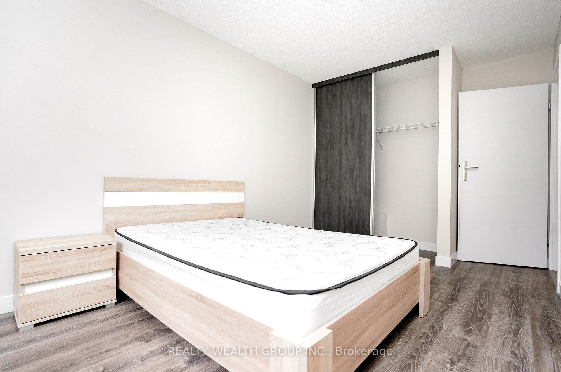 288 Albert Street Unit 113 photo 13