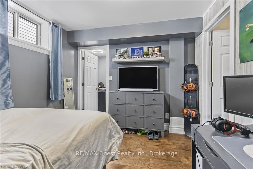 91 MCKEOWN Crescent photo 31