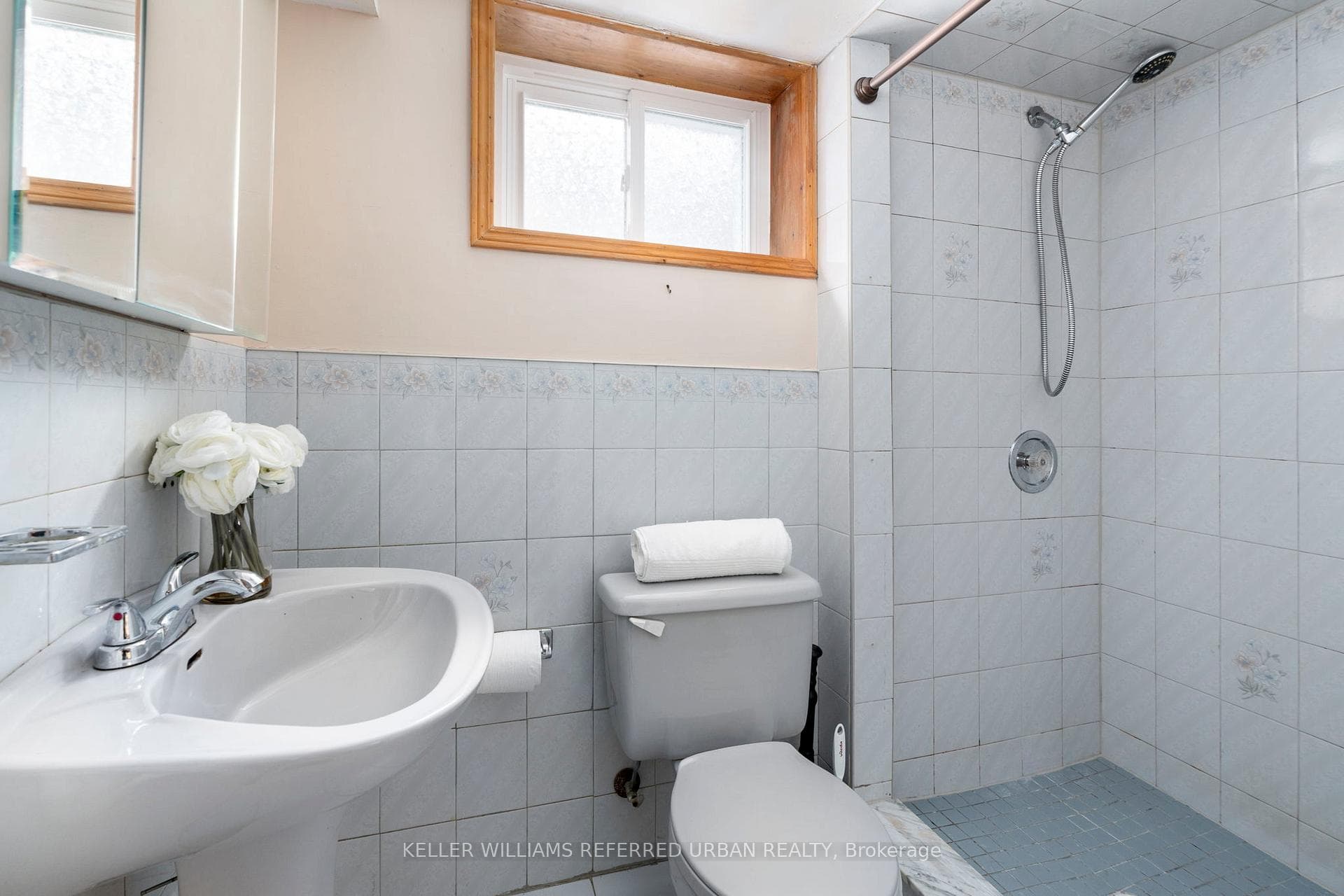 28 Trinnell Boulevard photo 37