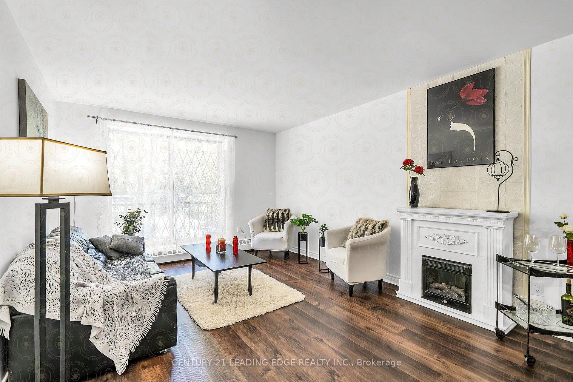 1690 Victoria Park Avenue Unit 102 photo 4