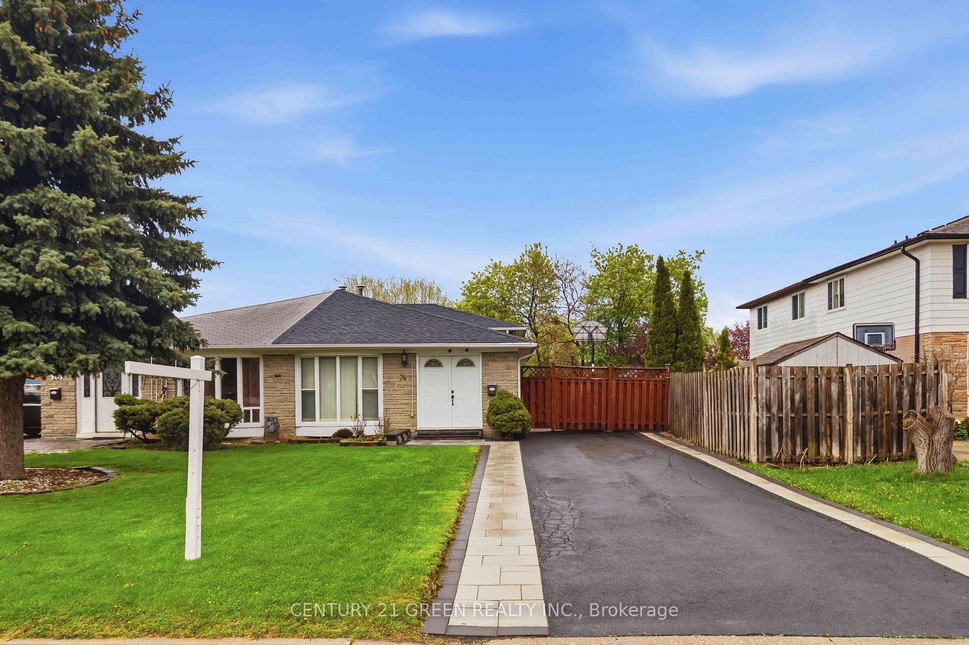 74 Davenport Crescent photo 3