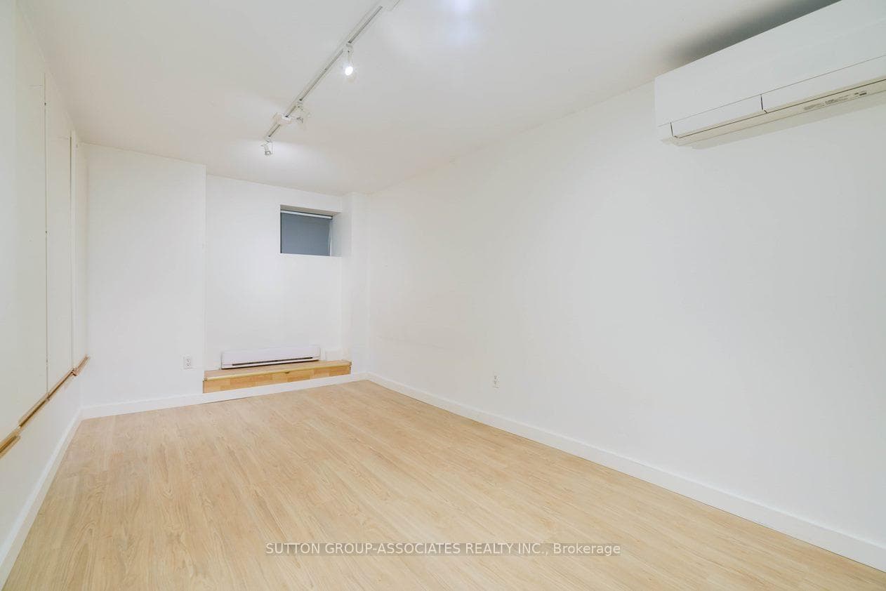 477 Brunswick Avenue Unit Lower photo 11