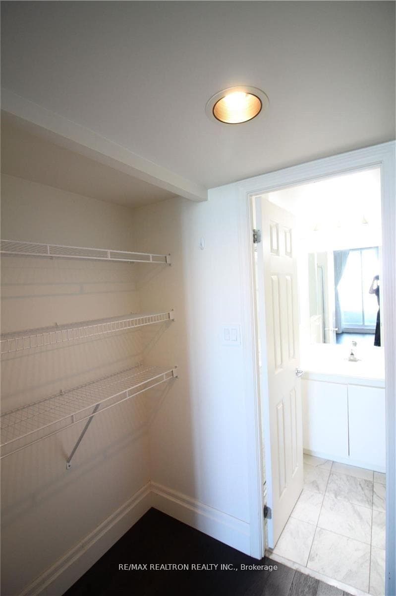 230 Queens Quay Unit 825 photo 6