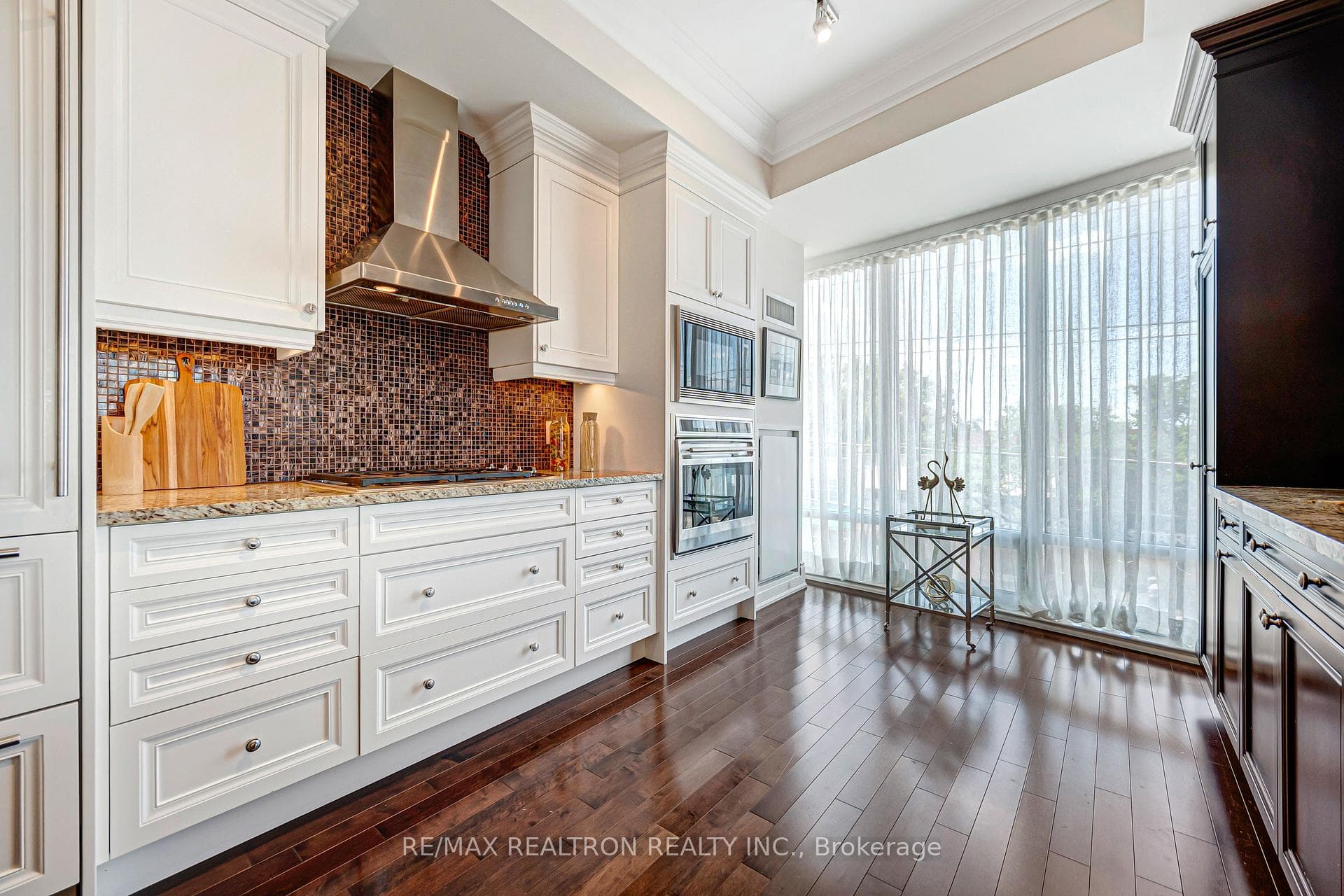 1717 Avenue Road Unit 314 photo 25