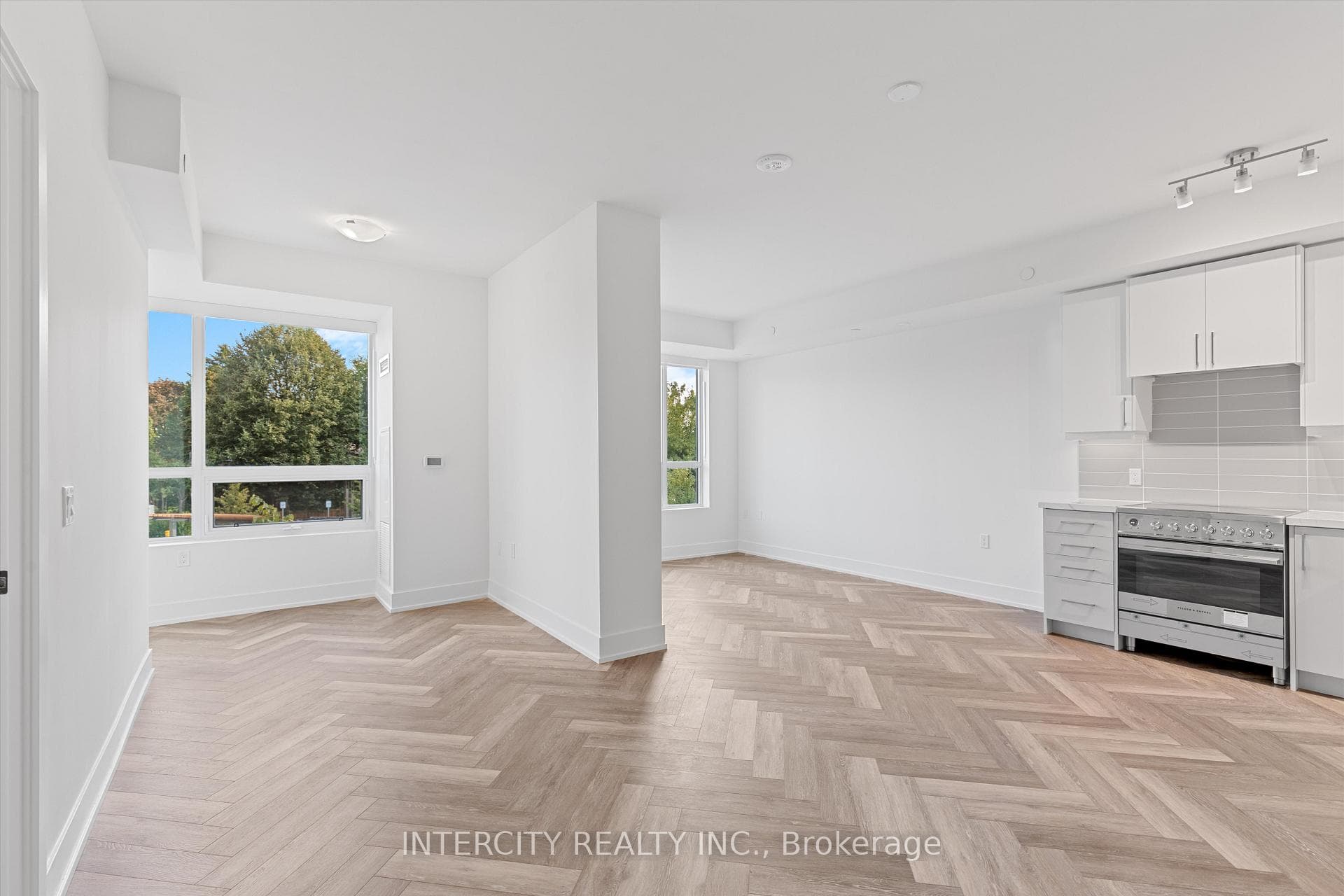 2075 King Road Unit 205 photo 7