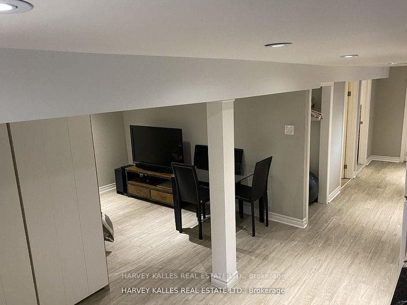 326 Glenholme Avenue photo 36