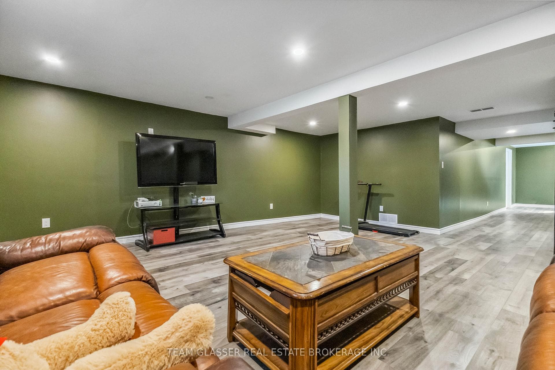 246 MCKELLAR Street Unit A photo 45