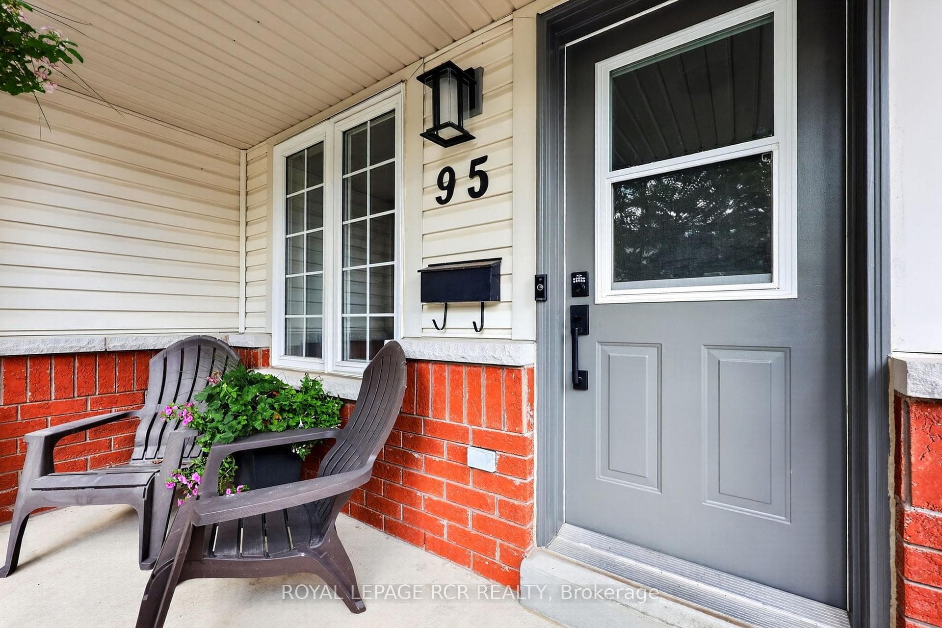 95 Waters Boulevard photo 4