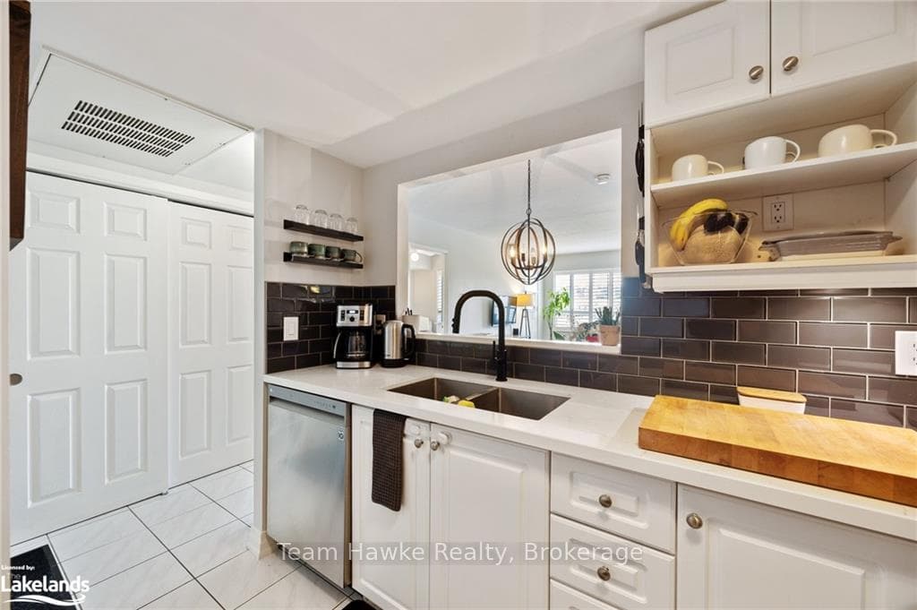 160 WELLINGTON Street Unit 409 photo 5