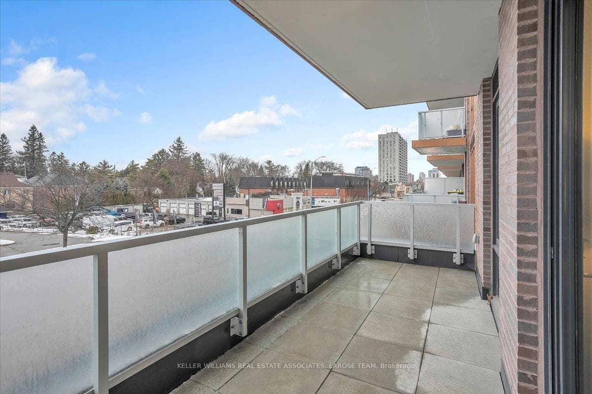 215 Lakeshore Road Unit 205 photo 24