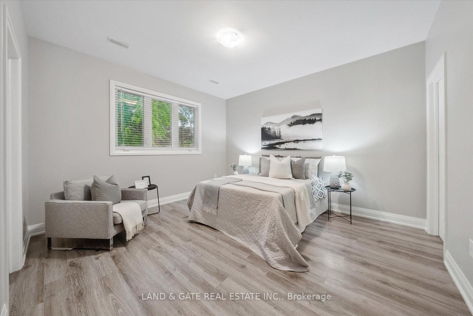 74 Lambs Lane photo 18