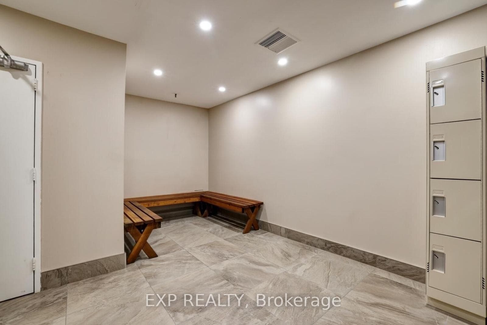 965 Inverhouse Drive Unit 304 photo 45