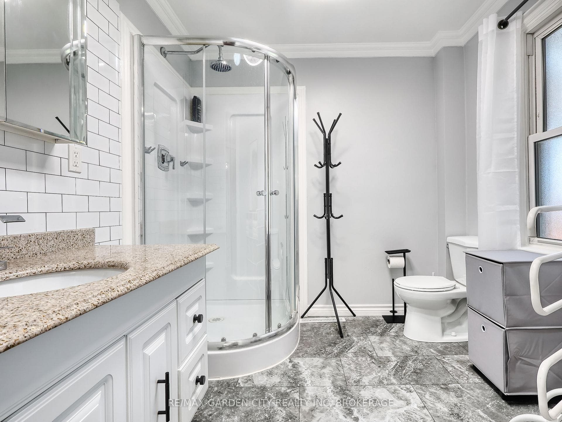 3 piece bath