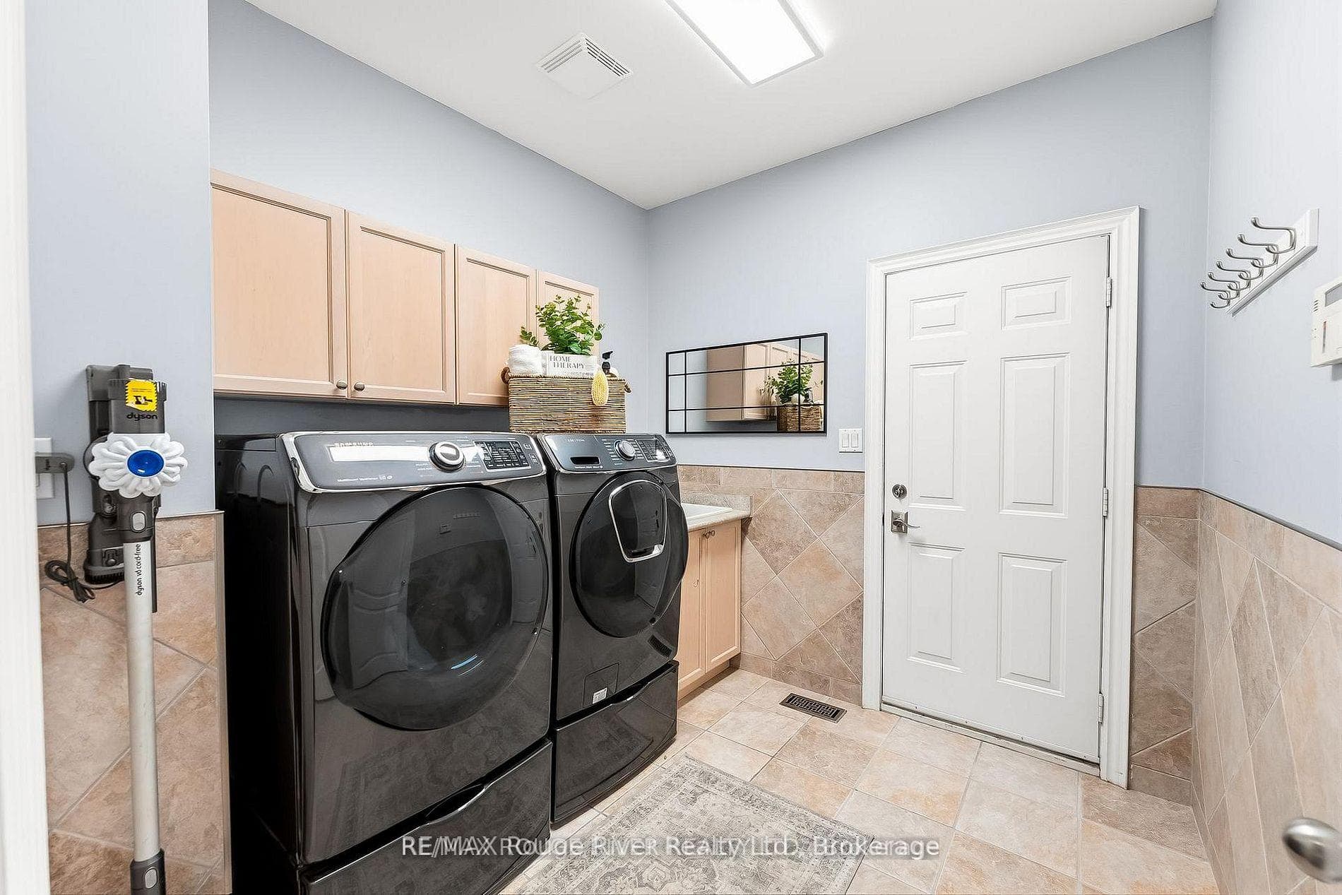 30 Hanover Court photo 19