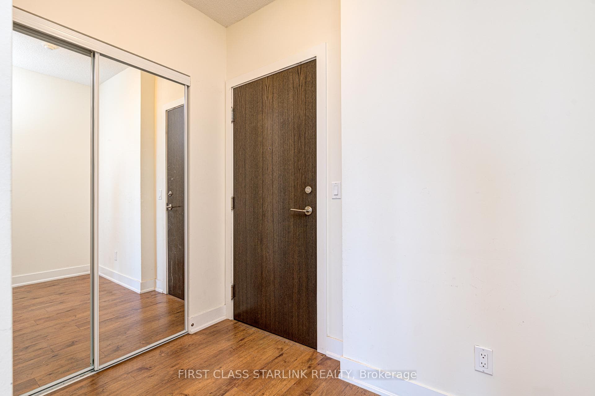 28 Linden Street Unit 2602 photo 5