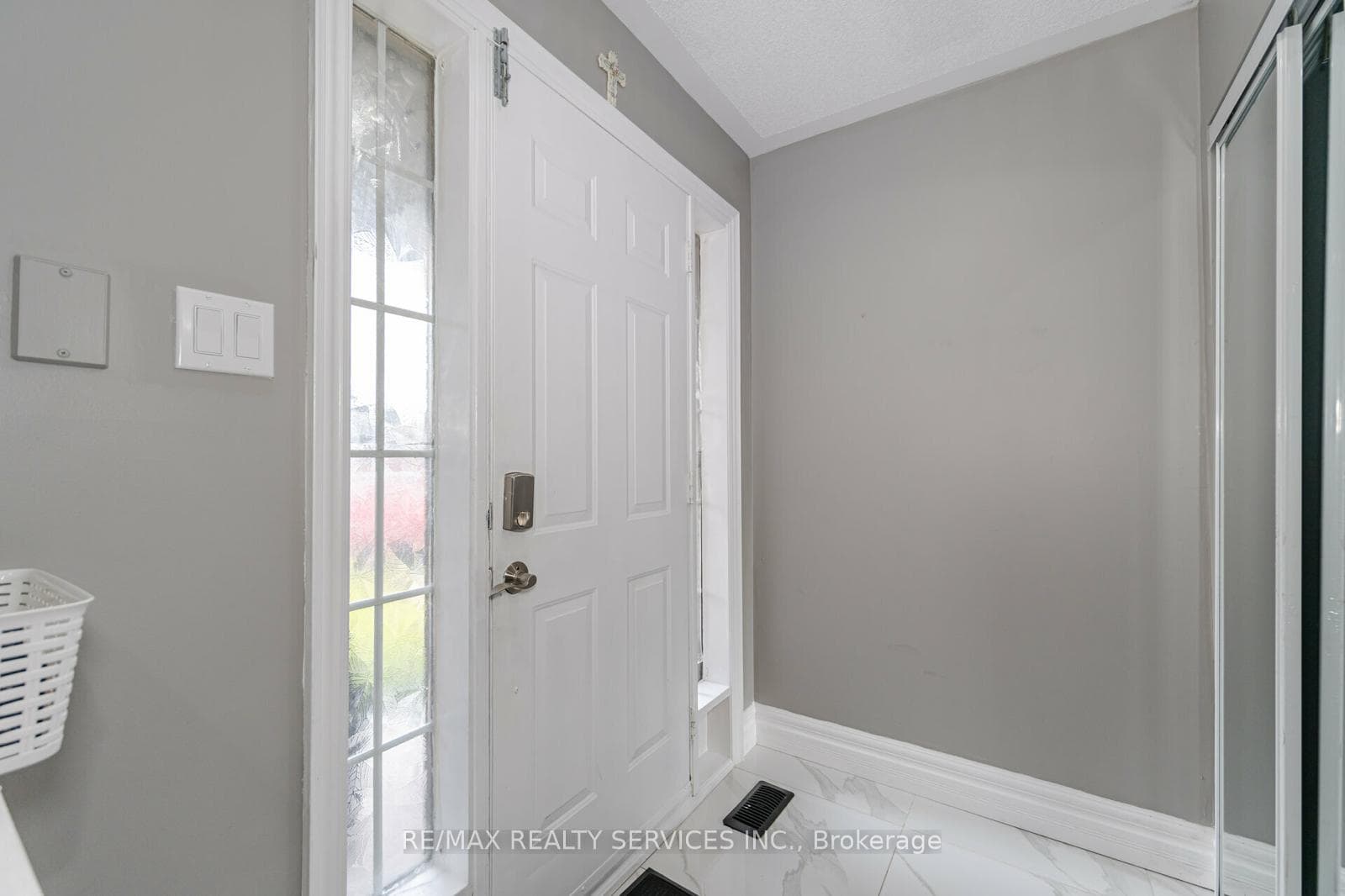 33 Feathertop Lane photo 3
