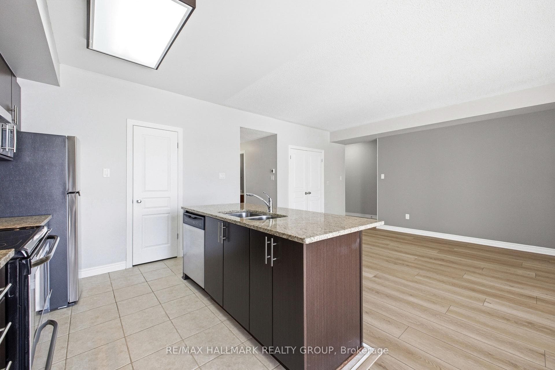 170 Hornchurch Lane Unit C photo 18