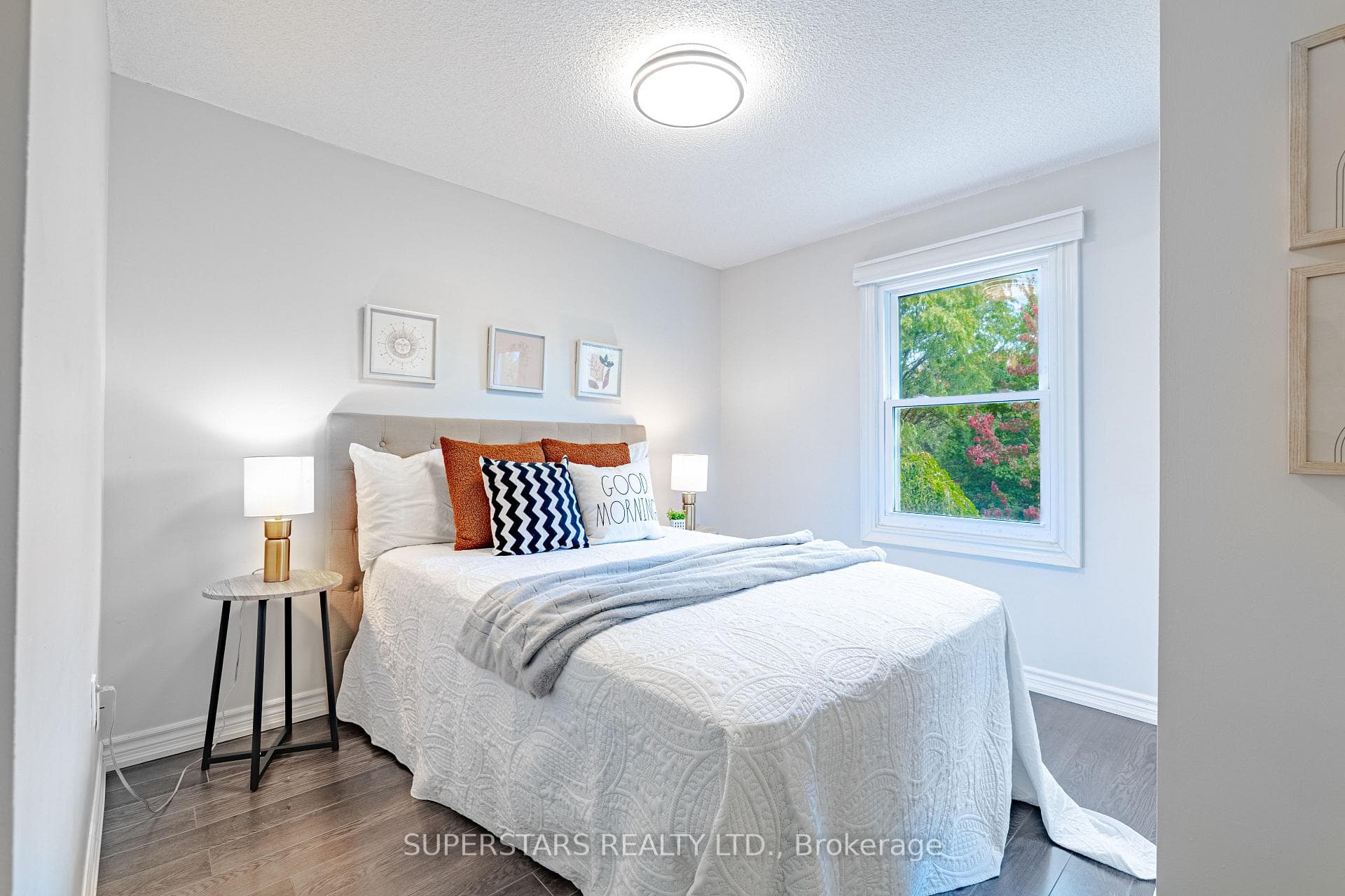 7 Steepleview Crescent photo 12