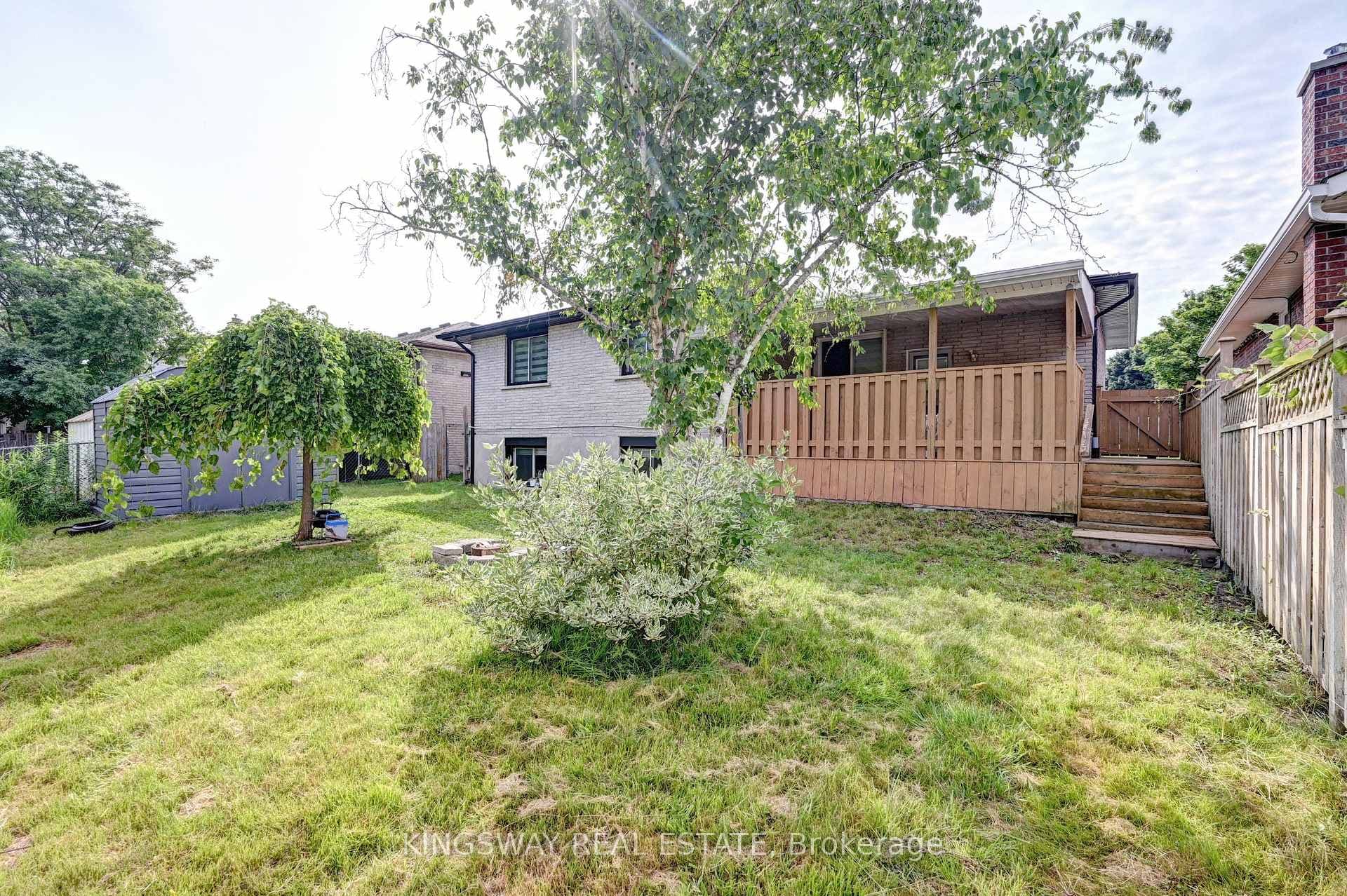 300 BLACKWELL Drive photo 39