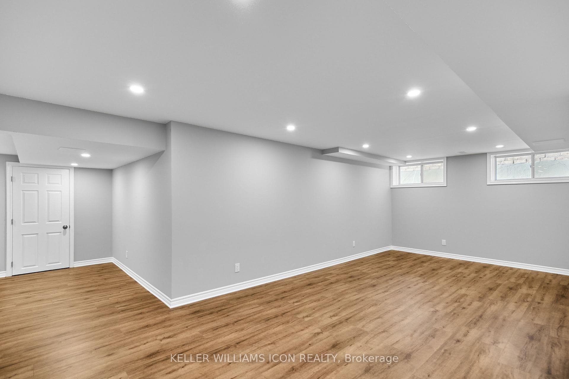 249 Madhu Crescent photo 31