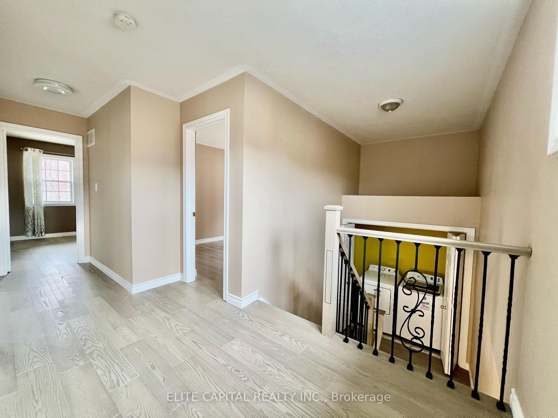 381 Wright Crescent photo 13