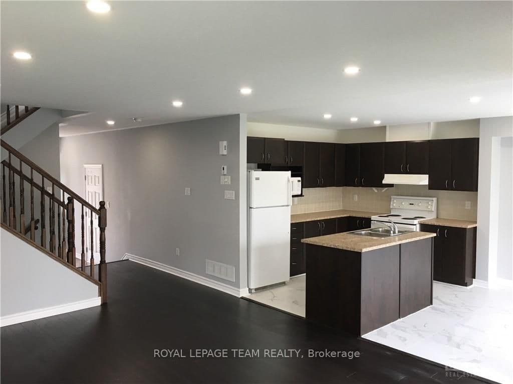 Living Room / Kitchen