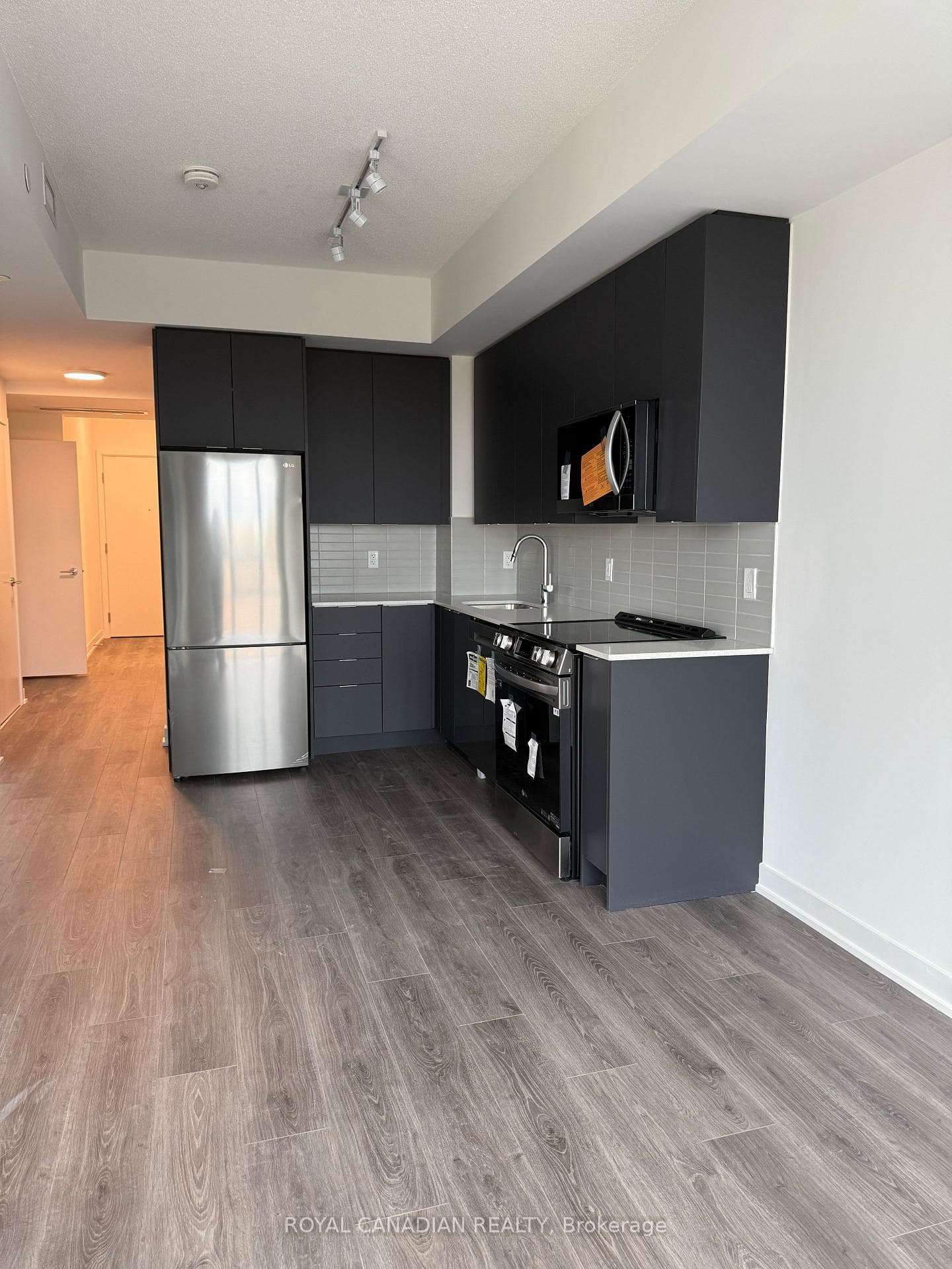 225 Malta Avenue Unit 321 photo 4