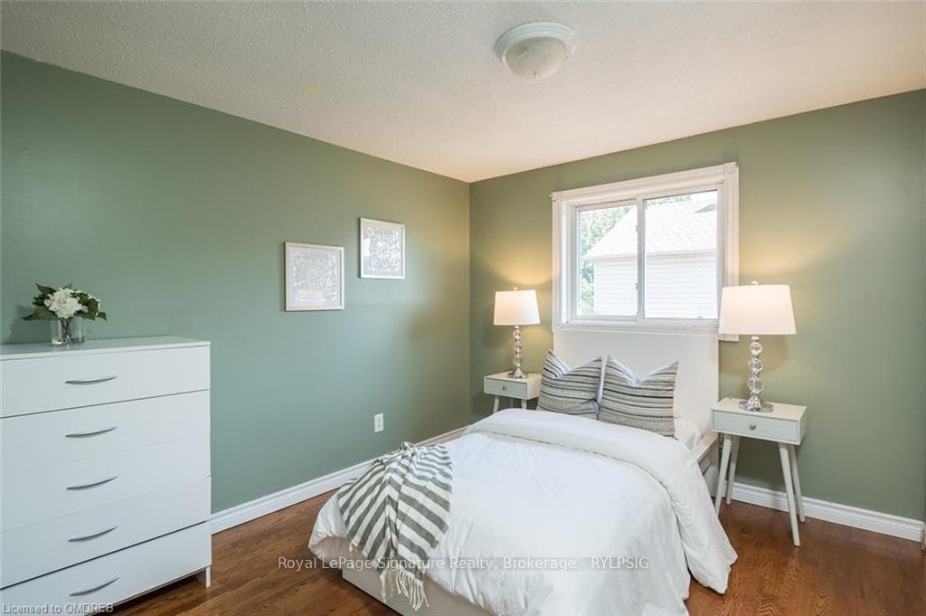 843 CEDARBRAE Avenue photo 25