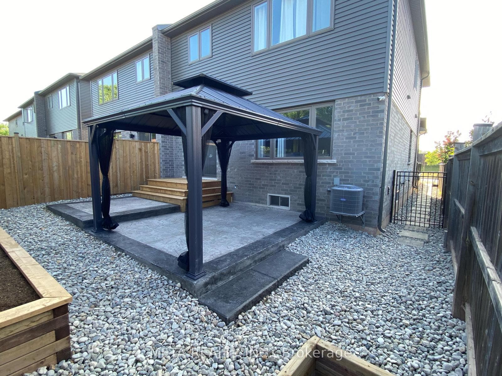 16 Escarpment Drive photo 30