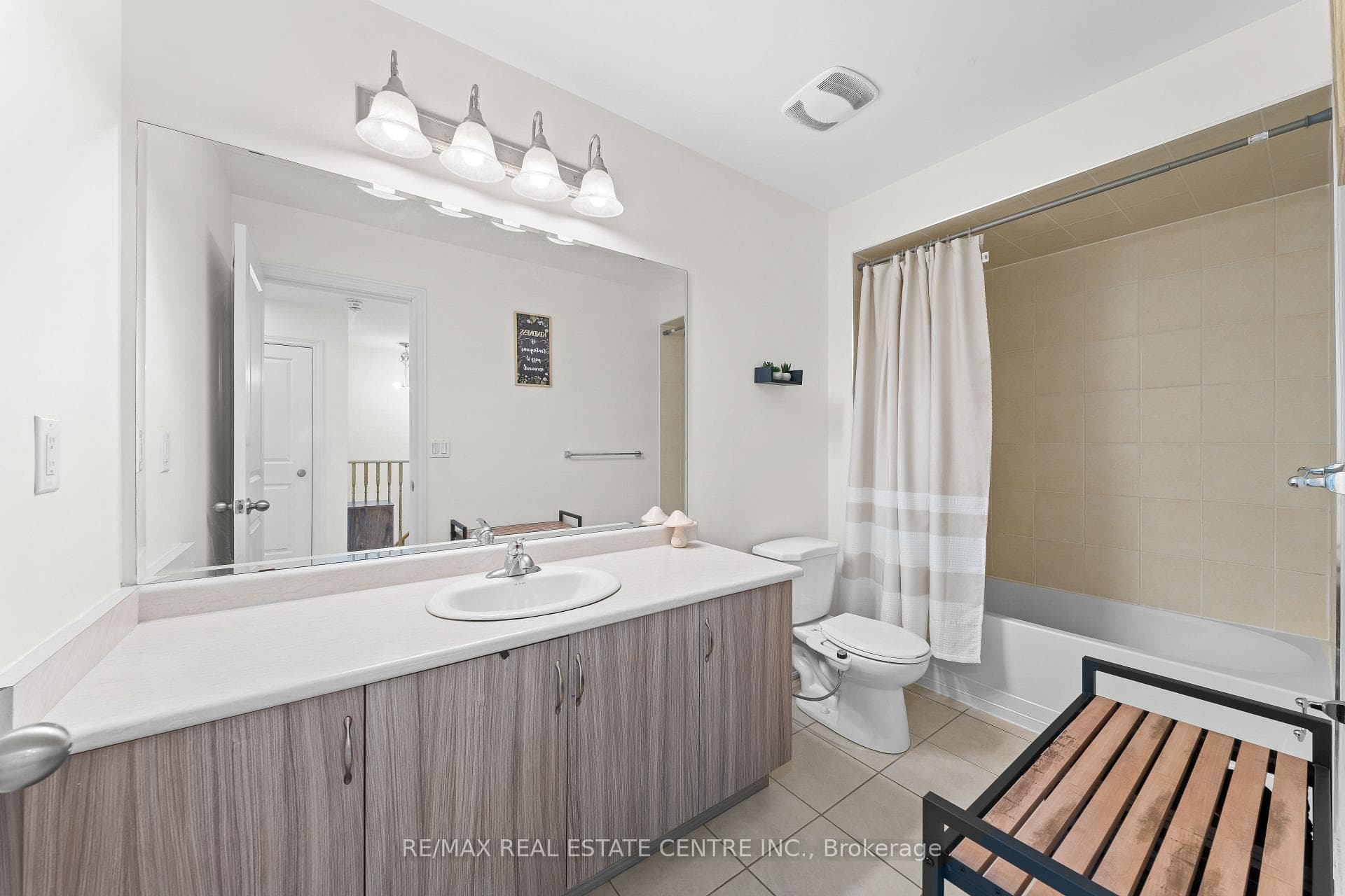 74 Ivor Crescent photo 14