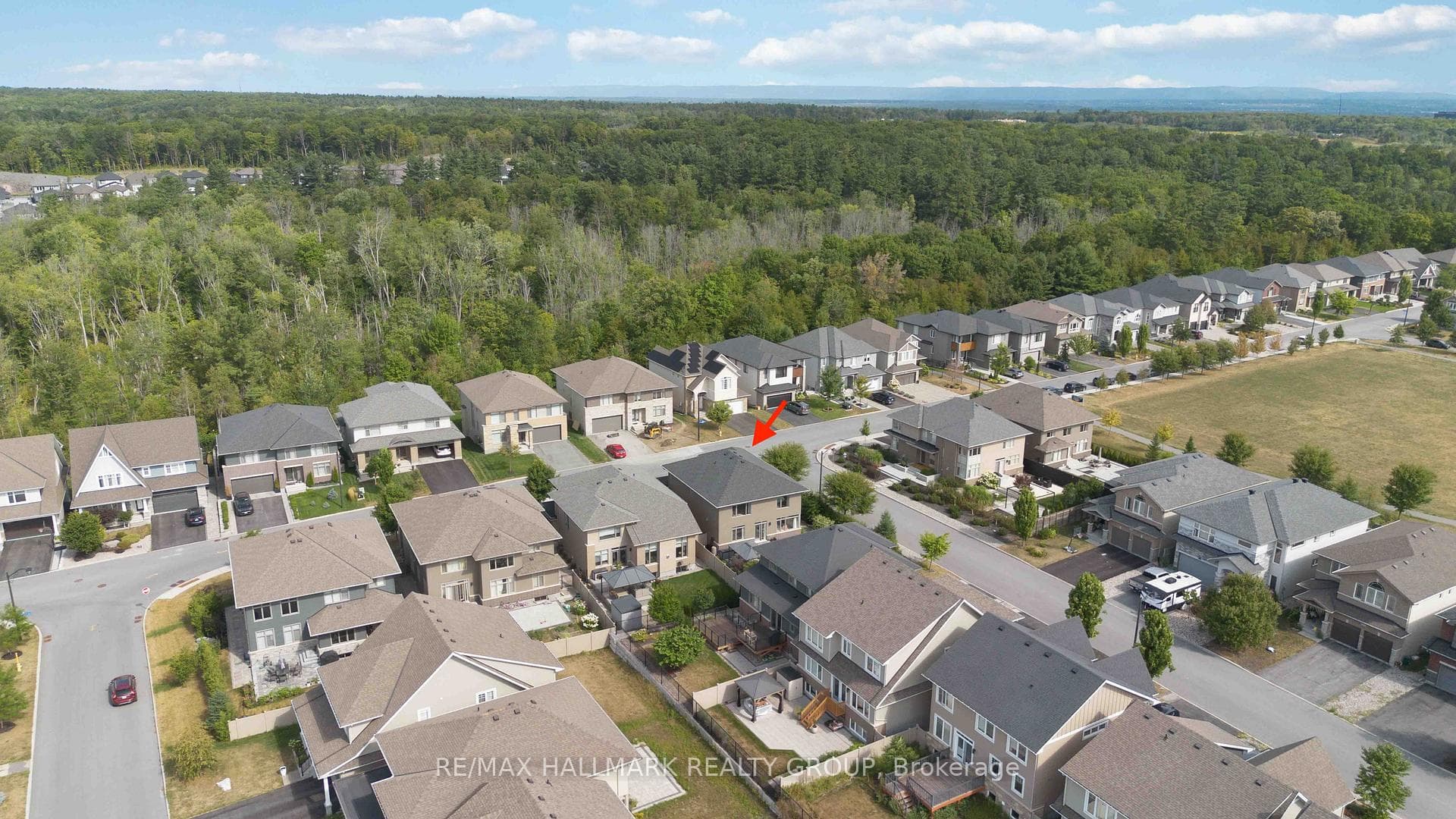 155 Escarpment Crescent photo 44