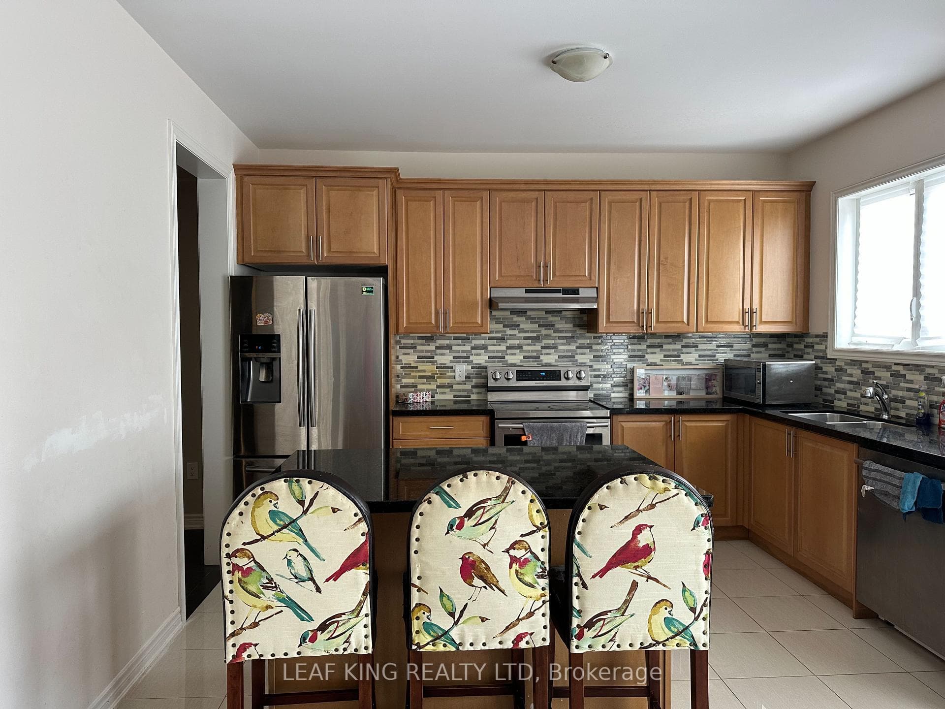 35 Morrison Drive photo 3