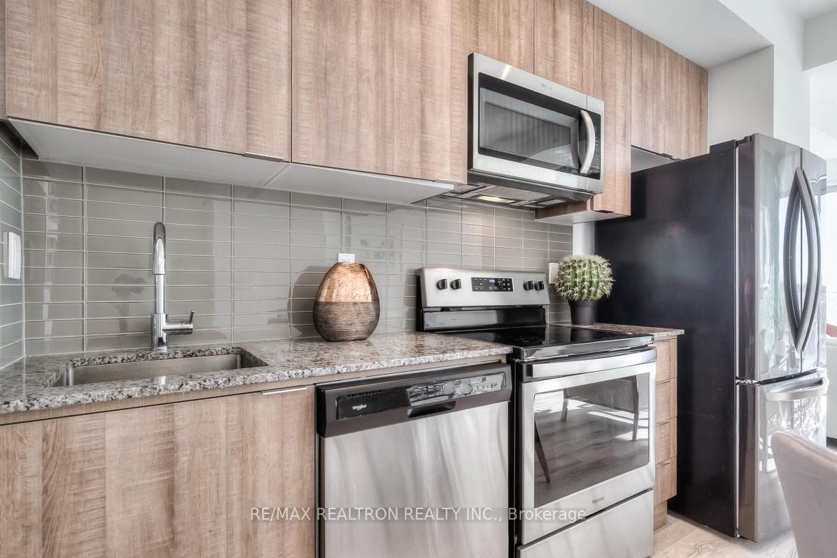 621 Sheppard Avenue Unit 628 photo 10